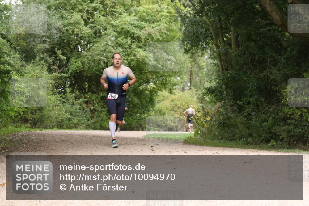 30.08.2026 - Elbe Triathlon Hamburg Antke Förster http://msf.ph/oto/10094970 30.08.2026 09:54:34 Laufen 268 meine-sportfotos.de