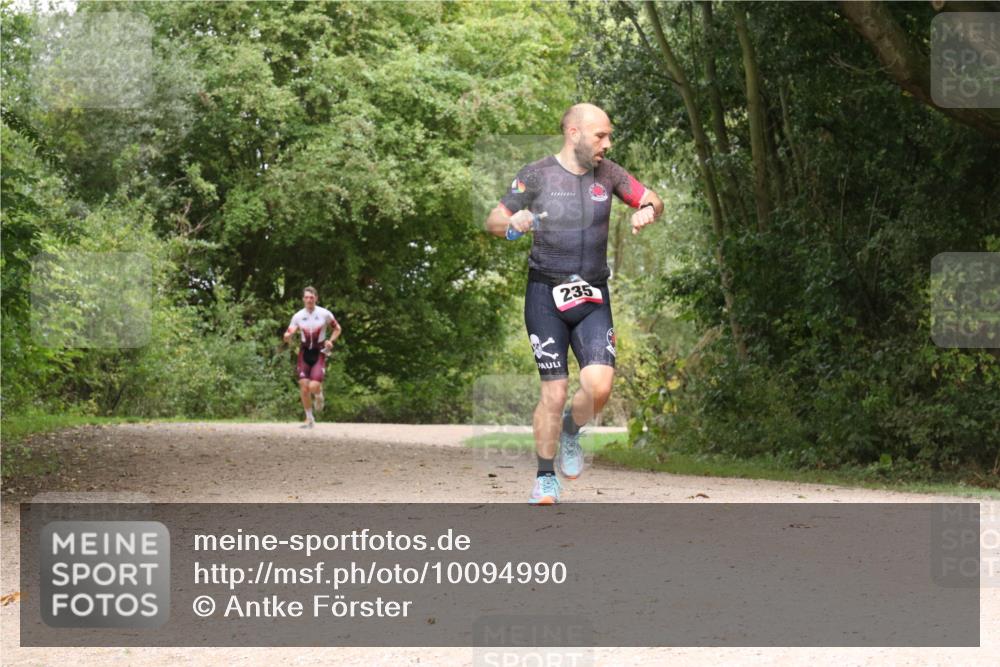 30.08.2026 - Elbe Triathlon Hamburg Antke Förster http://msf.ph/oto/10094990 30.08.2026 09:54:51 Laufen 235 meine-sportfotos.de