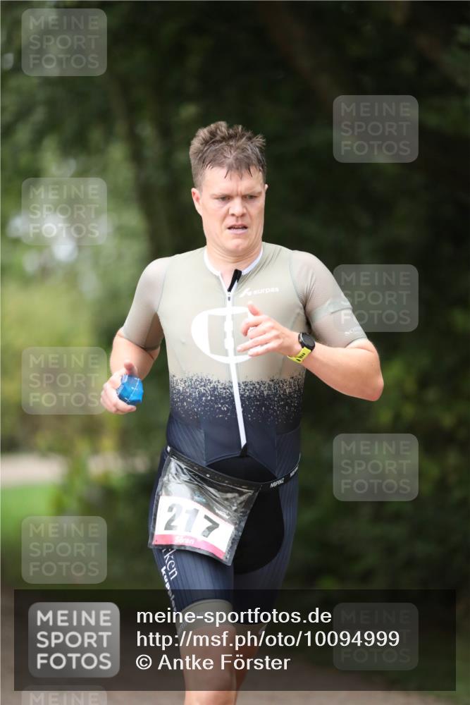 30.08.2026 - Elbe Triathlon Hamburg Antke Förster http://msf.ph/oto/10094999 30.08.2026 09:41:35 Laufen 217 meine-sportfotos.de