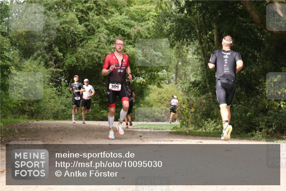 30.08.2026 - Elbe Triathlon Hamburg Antke Förster http://msf.ph/oto/10095030 30.08.2026 09:55:49 Laufen 309 meine-sportfotos.de