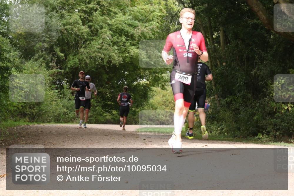 30.08.2026 - Elbe Triathlon Hamburg Antke Förster http://msf.ph/oto/10095034 30.08.2026 09:55:50 Laufen 309 meine-sportfotos.de