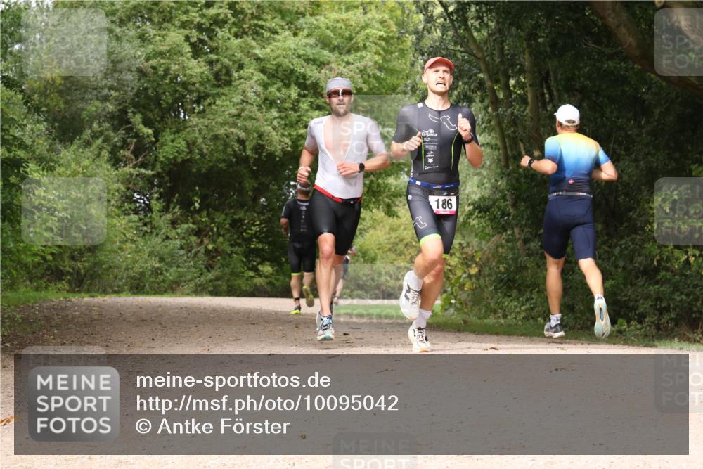 30.08.2026 - Elbe Triathlon Hamburg Antke Förster http://msf.ph/oto/10095042 30.08.2026 09:55:54 Laufen 186 meine-sportfotos.de