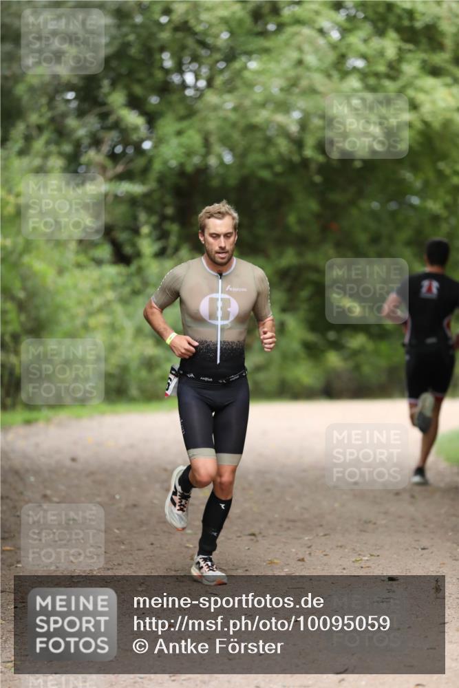 30.08.2026 - Elbe Triathlon Hamburg Antke Förster http://msf.ph/oto/10095059 30.08.2026 09:44:30 Laufen 23 meine-sportfotos.de