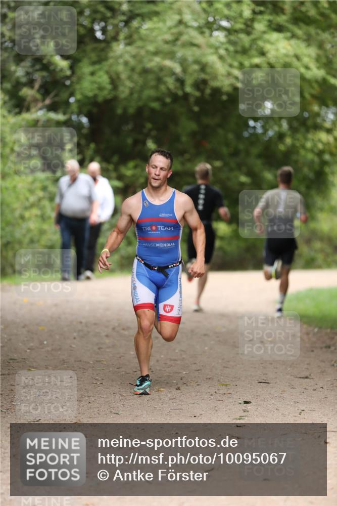 30.08.2026 - Elbe Triathlon Hamburg Antke Förster http://msf.ph/oto/10095067 30.08.2026 09:45:25 Laufen  meine-sportfotos.de
