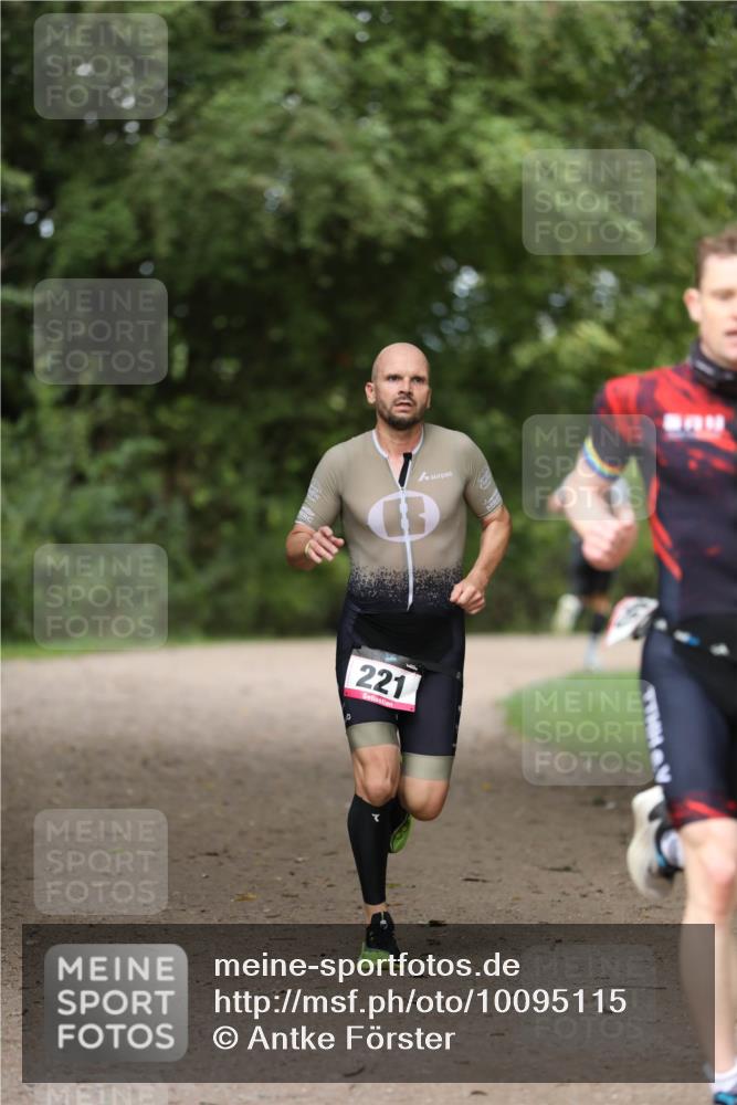 30.08.2026 - Elbe Triathlon Hamburg Antke Förster http://msf.ph/oto/10095115 30.08.2026 09:47:57 Laufen 221 meine-sportfotos.de