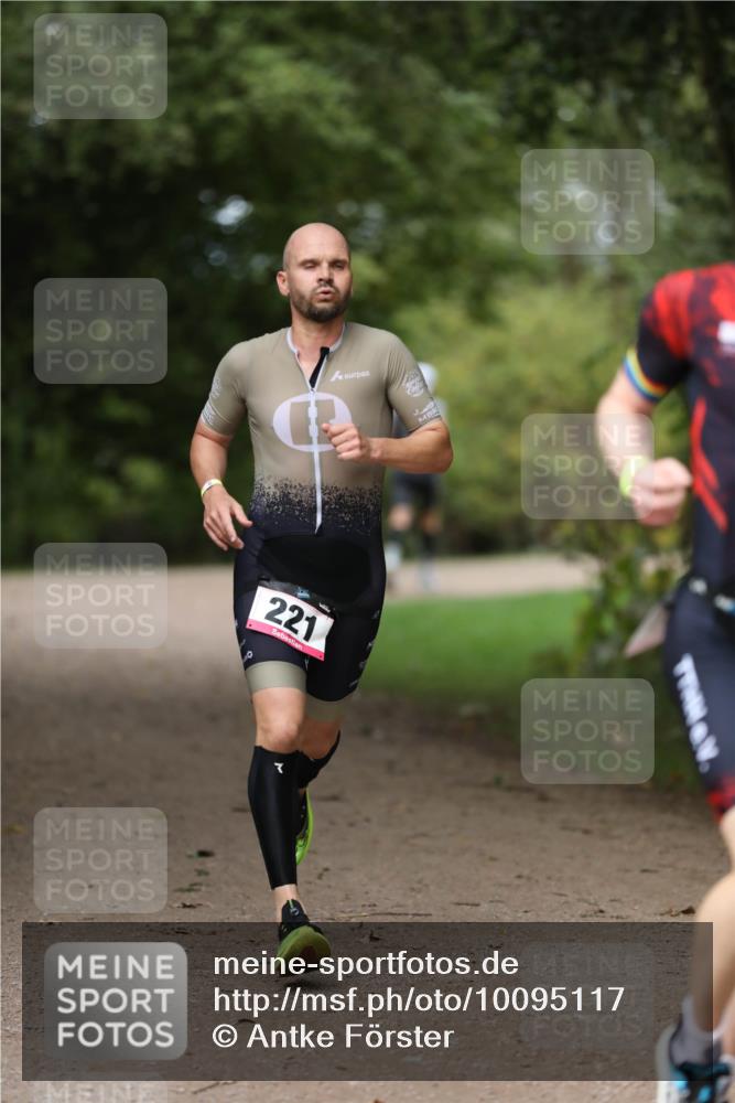 30.08.2026 - Elbe Triathlon Hamburg Antke Förster http://msf.ph/oto/10095117 30.08.2026 09:47:58 Laufen 221 meine-sportfotos.de