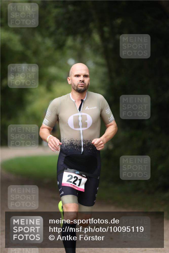 30.08.2026 - Elbe Triathlon Hamburg Antke Förster http://msf.ph/oto/10095119 30.08.2026 09:47:58 Laufen 221 meine-sportfotos.de