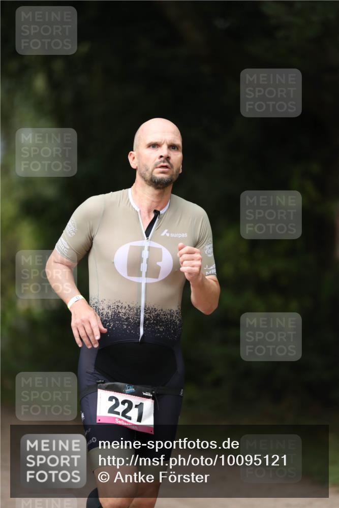 30.08.2026 - Elbe Triathlon Hamburg Antke Förster http://msf.ph/oto/10095121 30.08.2026 09:47:59 Laufen 221 meine-sportfotos.de