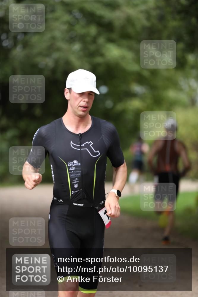 30.08.2026 - Elbe Triathlon Hamburg Antke Förster http://msf.ph/oto/10095137 30.08.2026 09:48:47 Laufen  meine-sportfotos.de
