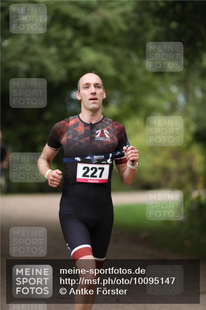 30.08.2026 - Elbe Triathlon Hamburg Antke Förster http://msf.ph/oto/10095147 30.08.2026 09:49:29 Laufen 227 meine-sportfotos.de