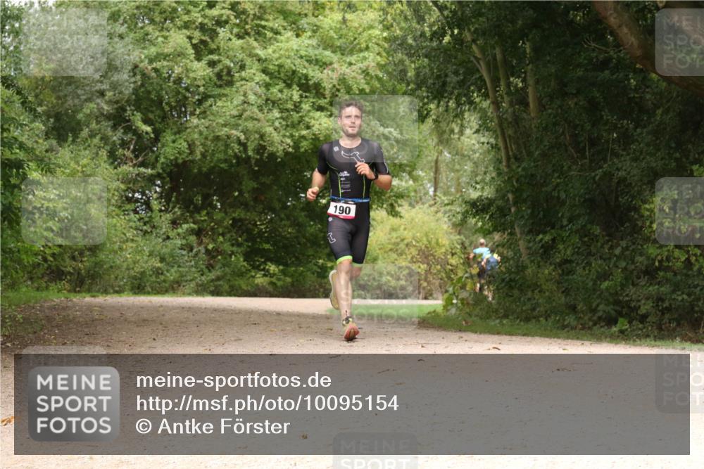 30.08.2026 - Elbe Triathlon Hamburg Antke Förster http://msf.ph/oto/10095154 30.08.2026 09:58:31 Laufen 190 meine-sportfotos.de