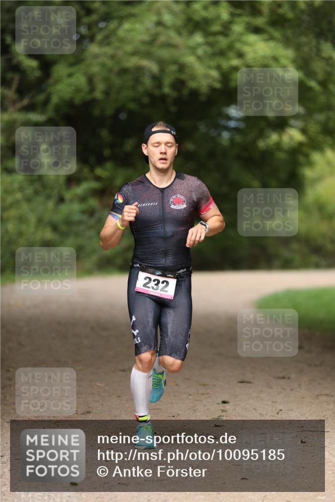 30.08.2026 - Elbe Triathlon Hamburg Antke Förster http://msf.ph/oto/10095185 30.08.2026 09:50:49 Laufen 232 meine-sportfotos.de
