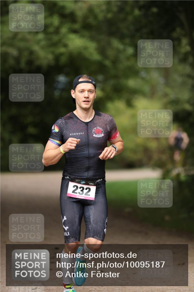 30.08.2026 - Elbe Triathlon Hamburg Antke Förster http://msf.ph/oto/10095187 30.08.2026 09:50:49 Laufen 232 meine-sportfotos.de