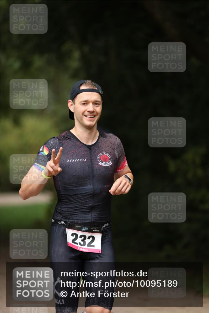 30.08.2026 - Elbe Triathlon Hamburg Antke Förster http://msf.ph/oto/10095189 30.08.2026 09:50:50 Laufen 1910, 232 meine-sportfotos.de