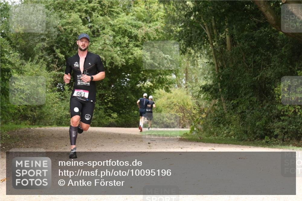 30.08.2026 - Elbe Triathlon Hamburg Antke Förster http://msf.ph/oto/10095196 30.08.2026 10:00:25 Laufen 961 meine-sportfotos.de