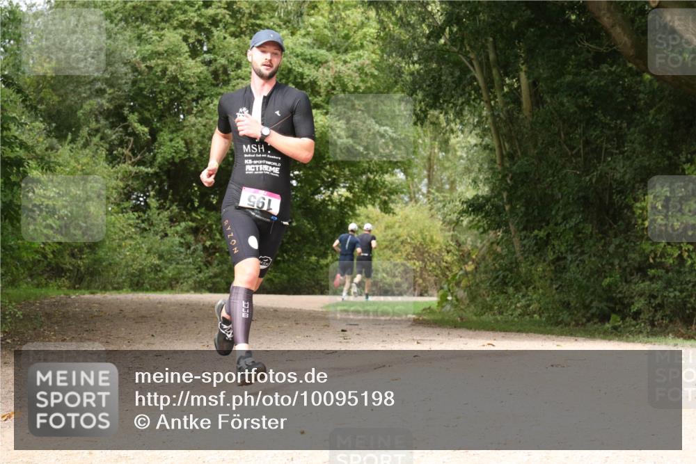 30.08.2026 - Elbe Triathlon Hamburg Antke Förster http://msf.ph/oto/10095198 30.08.2026 10:00:25 Laufen 961 meine-sportfotos.de