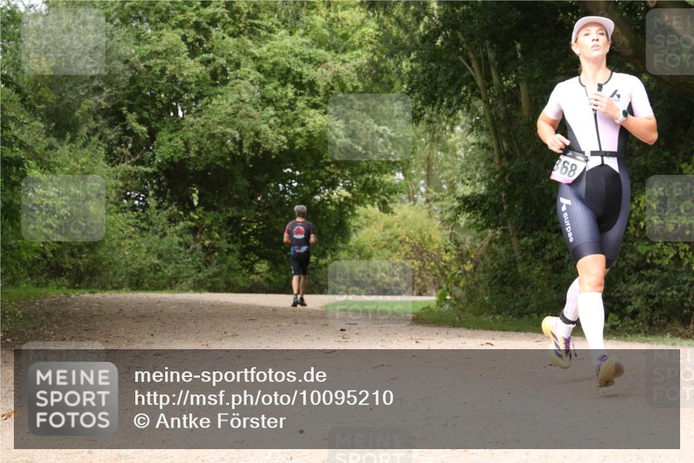 30.08.2026 - Elbe Triathlon Hamburg Antke Förster http://msf.ph/oto/10095210 30.08.2026 10:00:47 Laufen 898 meine-sportfotos.de