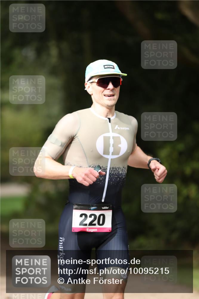 30.08.2026 - Elbe Triathlon Hamburg Antke Förster http://msf.ph/oto/10095215 30.08.2026 09:52:21 Laufen 220 meine-sportfotos.de