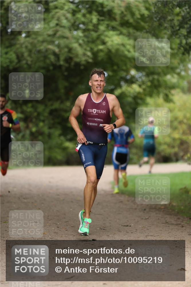 30.08.2026 - Elbe Triathlon Hamburg Antke Förster http://msf.ph/oto/10095219 30.08.2026 09:52:38 Laufen 11, 1 meine-sportfotos.de