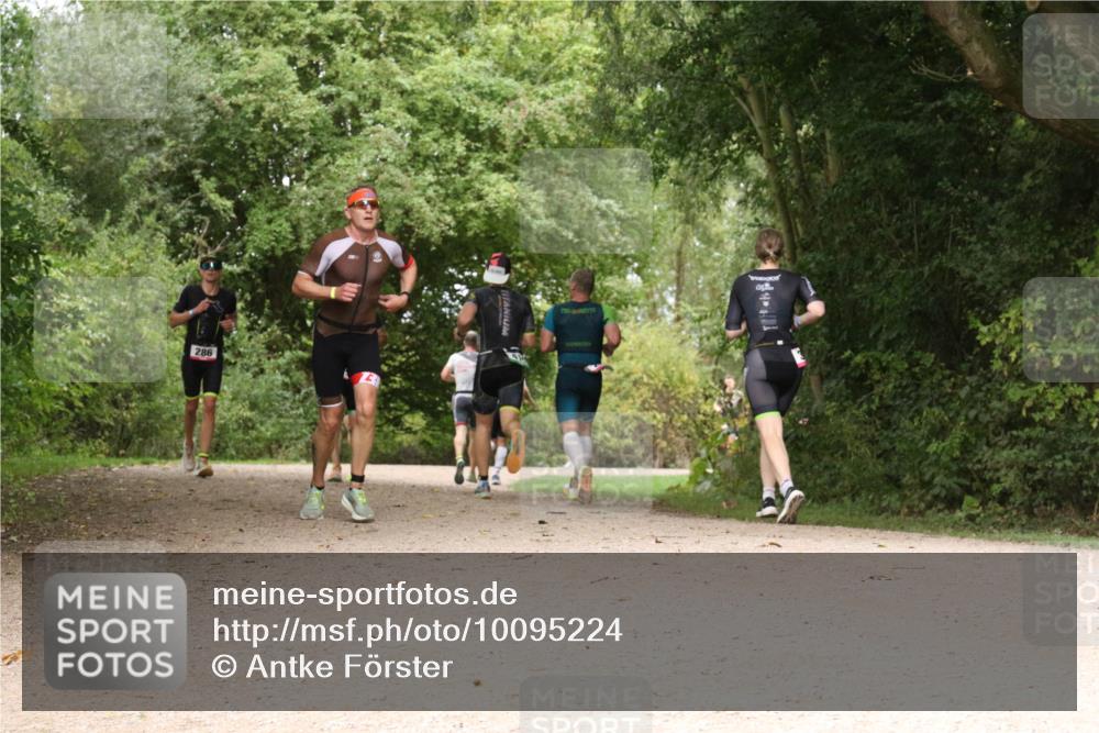 30.08.2026 - Elbe Triathlon Hamburg Antke Förster http://msf.ph/oto/10095224 30.08.2026 10:01:23 Laufen 286 meine-sportfotos.de