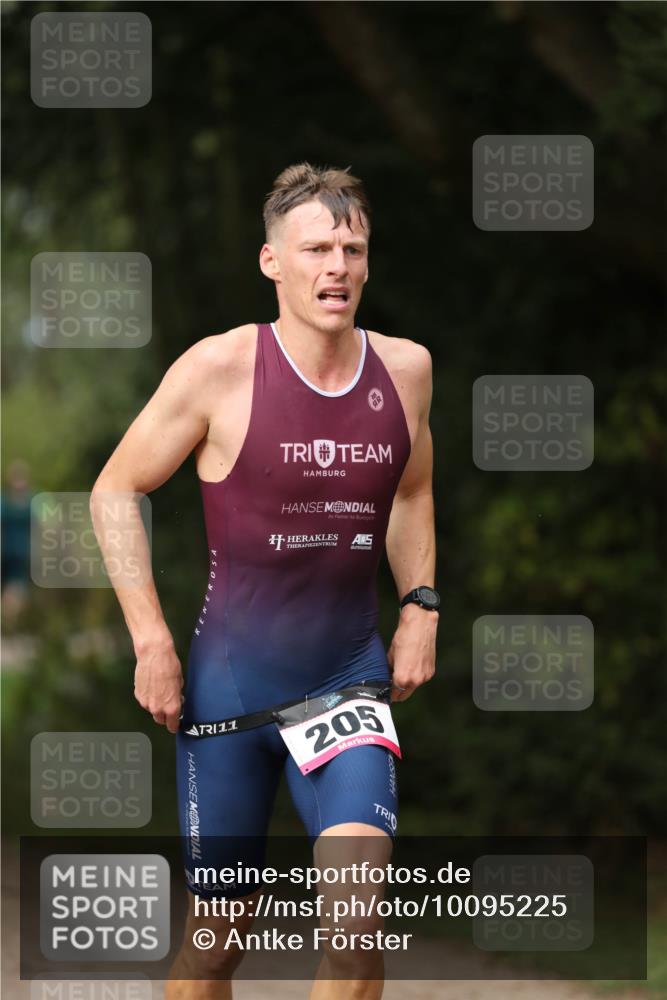 30.08.2026 - Elbe Triathlon Hamburg Antke Förster http://msf.ph/oto/10095225 30.08.2026 09:52:40 Laufen 11, 205 meine-sportfotos.de