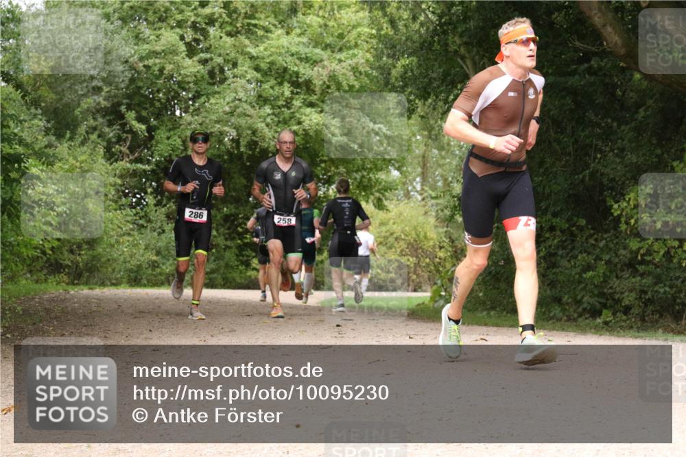 30.08.2026 - Elbe Triathlon Hamburg Antke Förster http://msf.ph/oto/10095230 30.08.2026 10:01:25 Laufen 286, 258 meine-sportfotos.de