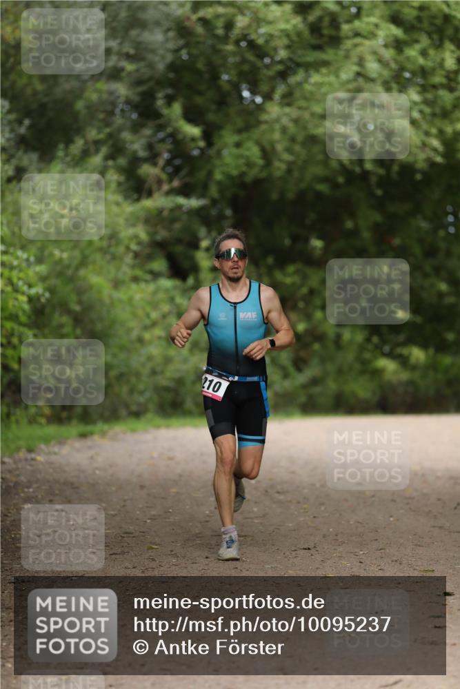 30.08.2026 - Elbe Triathlon Hamburg Antke Förster http://msf.ph/oto/10095237 30.08.2026 09:52:54 Laufen 210 meine-sportfotos.de