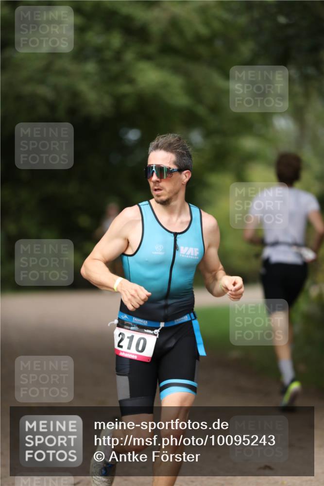 30.08.2026 - Elbe Triathlon Hamburg Antke Förster http://msf.ph/oto/10095243 30.08.2026 09:52:57 Laufen 210 meine-sportfotos.de