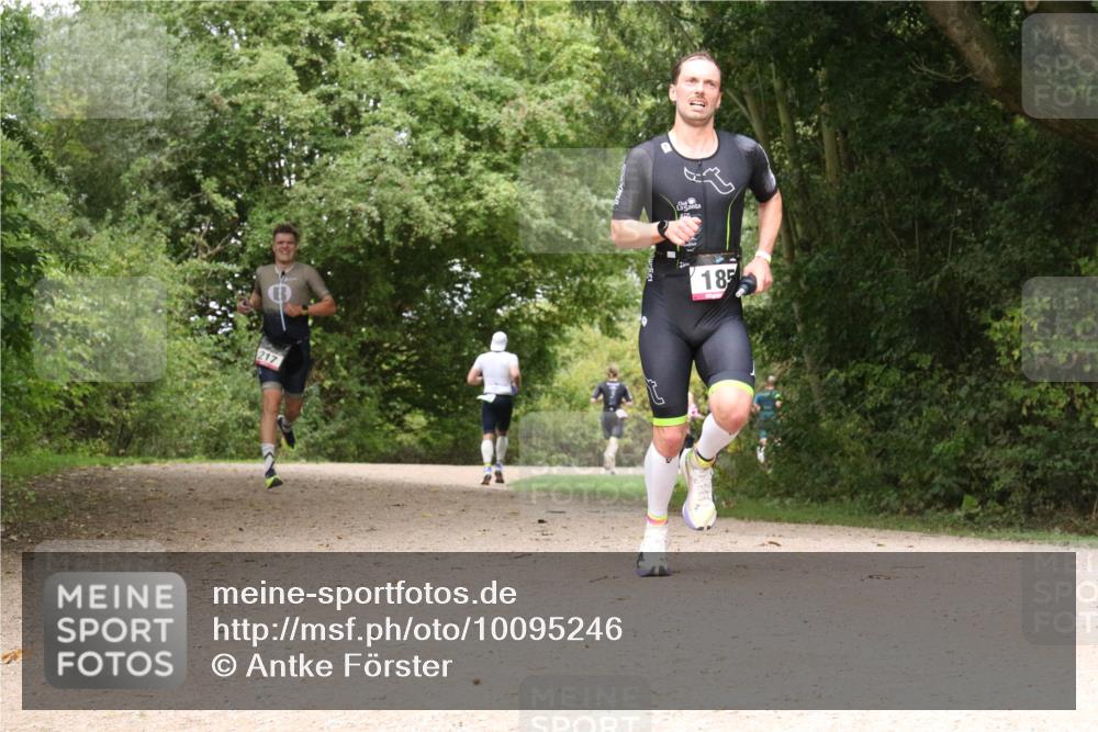 30.08.2026 - Elbe Triathlon Hamburg Antke Förster http://msf.ph/oto/10095246 30.08.2026 10:01:33 Laufen 217, 18 meine-sportfotos.de
