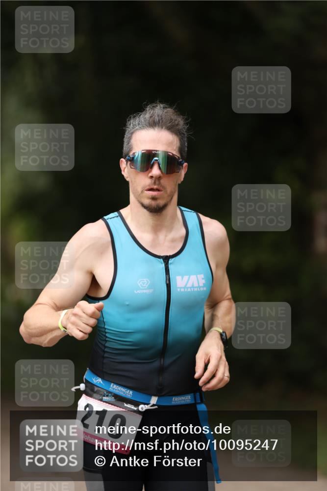 30.08.2026 - Elbe Triathlon Hamburg Antke Förster http://msf.ph/oto/10095247 30.08.2026 09:52:58 Laufen 210 meine-sportfotos.de