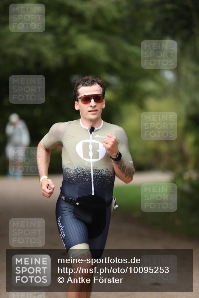 30.08.2026 - Elbe Triathlon Hamburg Antke Förster http://msf.ph/oto/10095253 30.08.2026 09:53:07 Laufen 100 meine-sportfotos.de