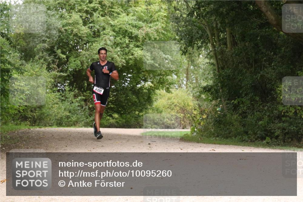 30.08.2026 - Elbe Triathlon Hamburg Antke Förster http://msf.ph/oto/10095260 30.08.2026 10:02:10 Laufen 280 meine-sportfotos.de