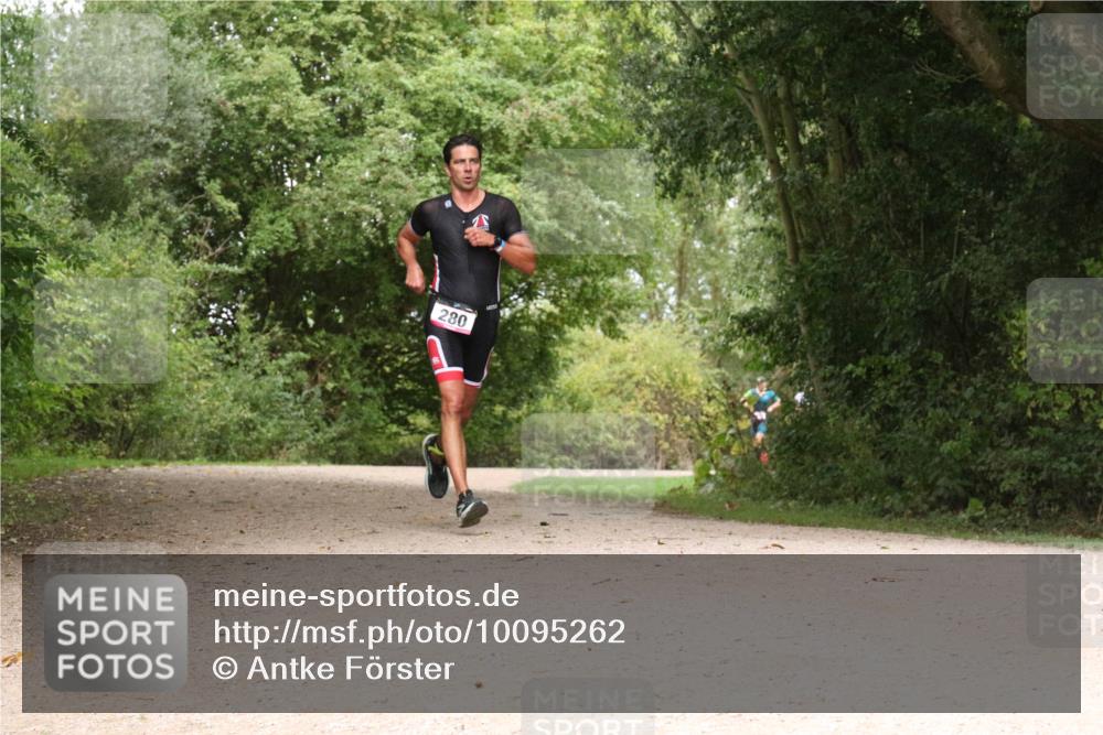 30.08.2026 - Elbe Triathlon Hamburg Antke Förster http://msf.ph/oto/10095262 30.08.2026 10:02:11 Laufen 280 meine-sportfotos.de