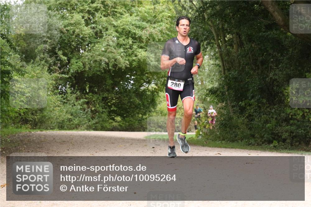 30.08.2026 - Elbe Triathlon Hamburg Antke Förster http://msf.ph/oto/10095264 30.08.2026 10:02:12 Laufen 280 meine-sportfotos.de