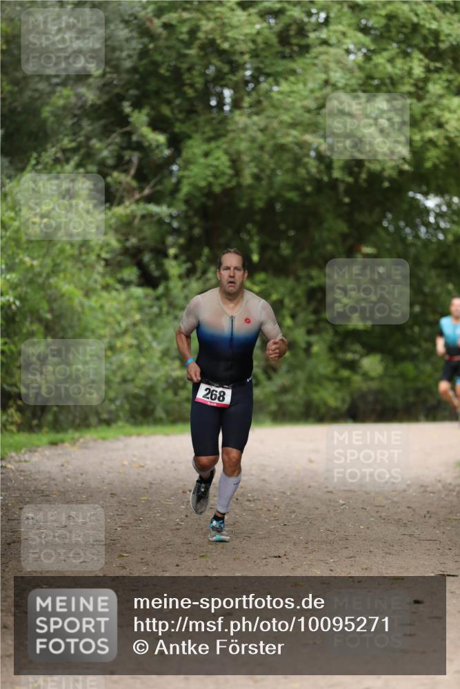 30.08.2026 - Elbe Triathlon Hamburg Antke Förster http://msf.ph/oto/10095271 30.08.2026 09:54:33 Laufen 268 meine-sportfotos.de