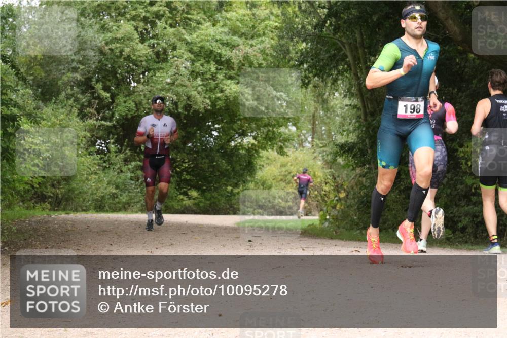 30.08.2026 - Elbe Triathlon Hamburg Antke Förster http://msf.ph/oto/10095278 30.08.2026 10:02:25 Laufen 56, 198 meine-sportfotos.de