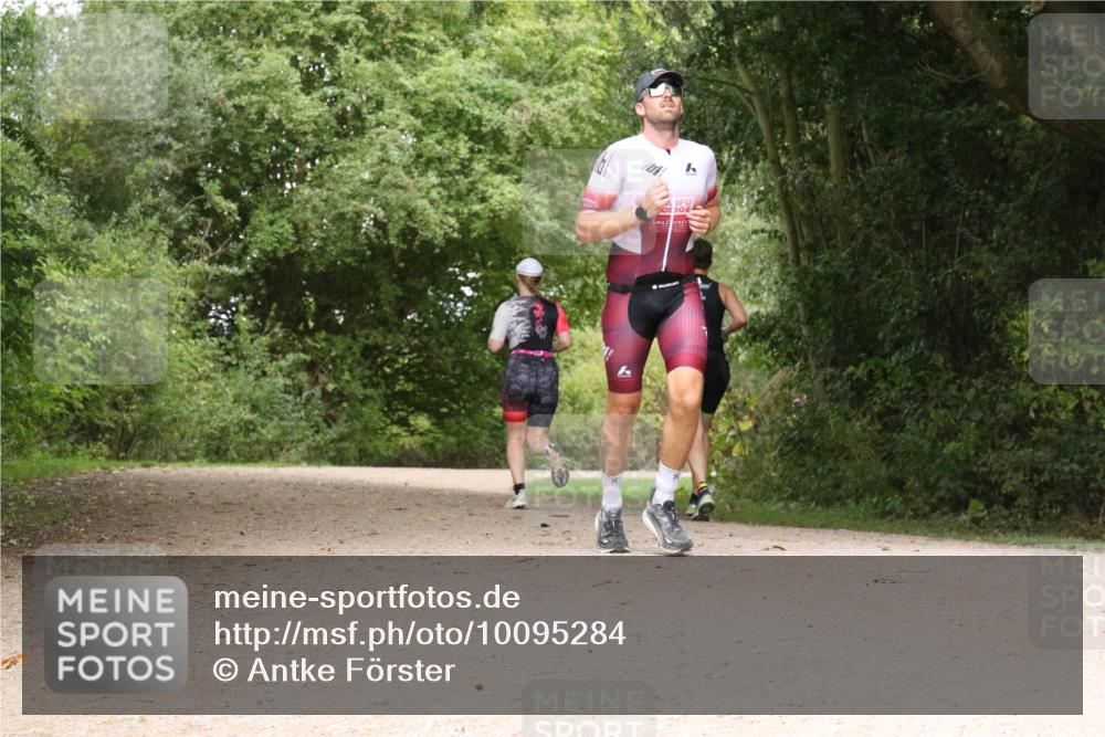 30.08.2026 - Elbe Triathlon Hamburg Antke Förster http://msf.ph/oto/10095284 30.08.2026 10:02:27 Laufen  meine-sportfotos.de