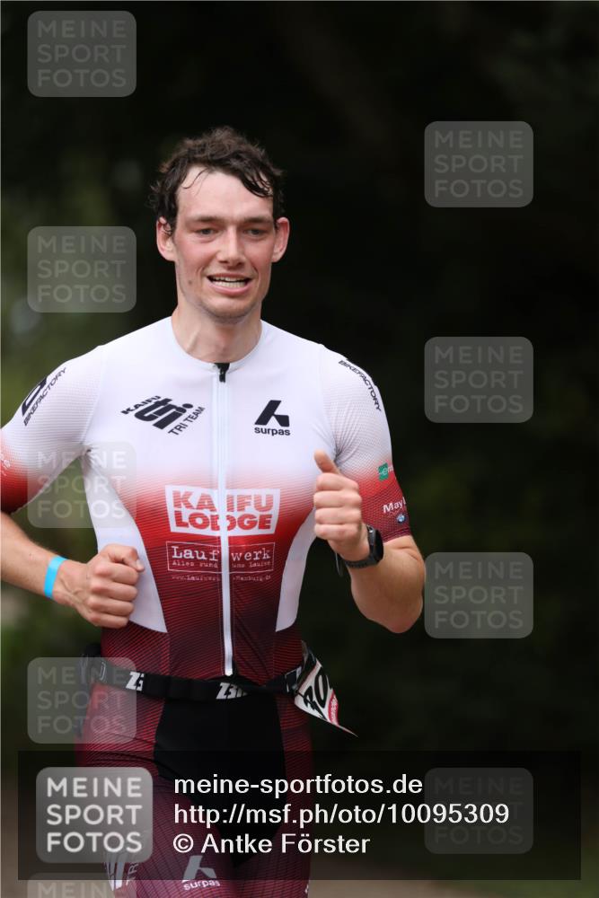 30.08.2026 - Elbe Triathlon Hamburg Antke Förster http://msf.ph/oto/10095309 30.08.2026 09:54:59 Laufen  meine-sportfotos.de