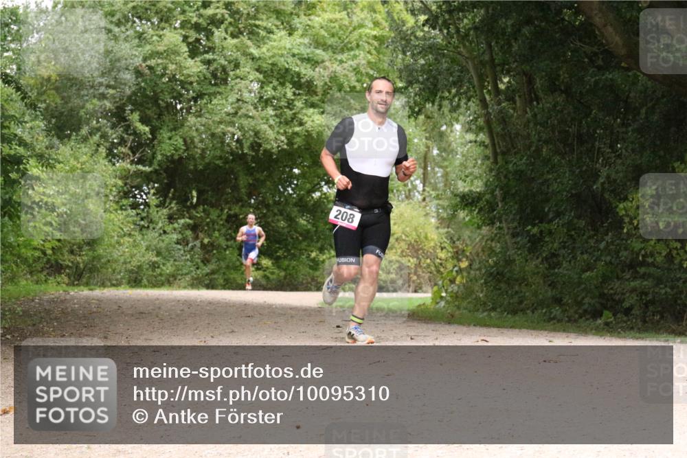 30.08.2026 - Elbe Triathlon Hamburg Antke Förster http://msf.ph/oto/10095310 30.08.2026 10:03:39 Laufen 208 meine-sportfotos.de