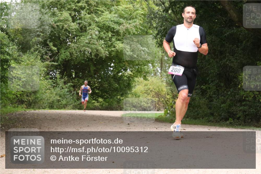 30.08.2026 - Elbe Triathlon Hamburg Antke Förster http://msf.ph/oto/10095312 30.08.2026 10:03:40 Laufen 208 meine-sportfotos.de