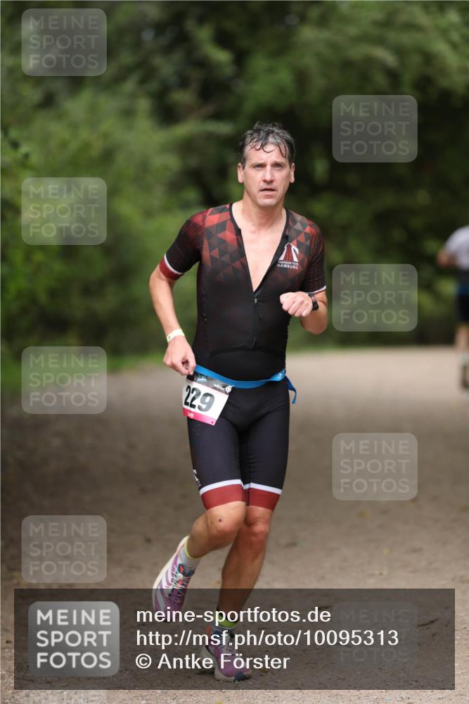 30.08.2026 - Elbe Triathlon Hamburg Antke Förster http://msf.ph/oto/10095313 30.08.2026 09:55:09 Laufen 229 meine-sportfotos.de