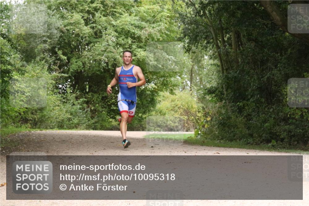 30.08.2026 - Elbe Triathlon Hamburg Antke Förster http://msf.ph/oto/10095318 30.08.2026 10:03:45 Laufen  meine-sportfotos.de