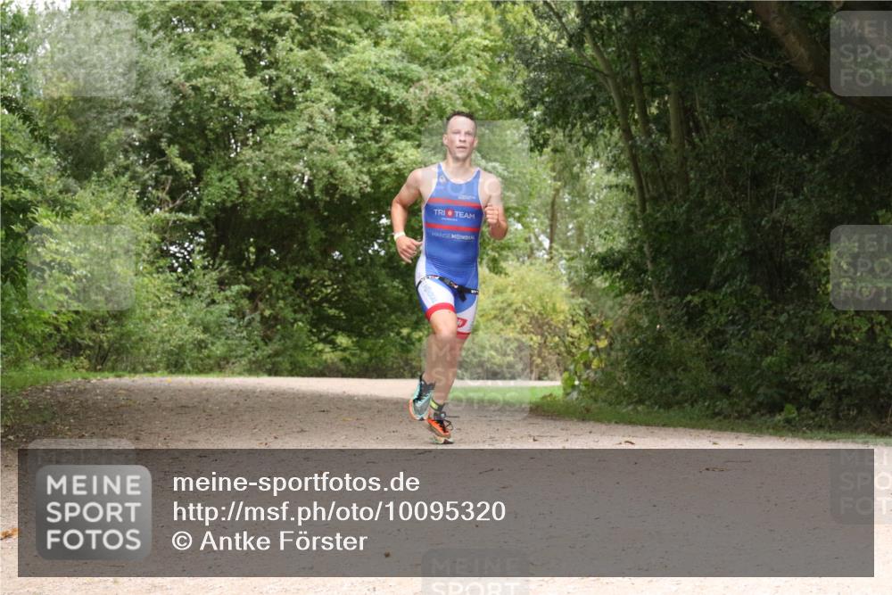 30.08.2026 - Elbe Triathlon Hamburg Antke Förster http://msf.ph/oto/10095320 30.08.2026 10:03:46 Laufen  meine-sportfotos.de