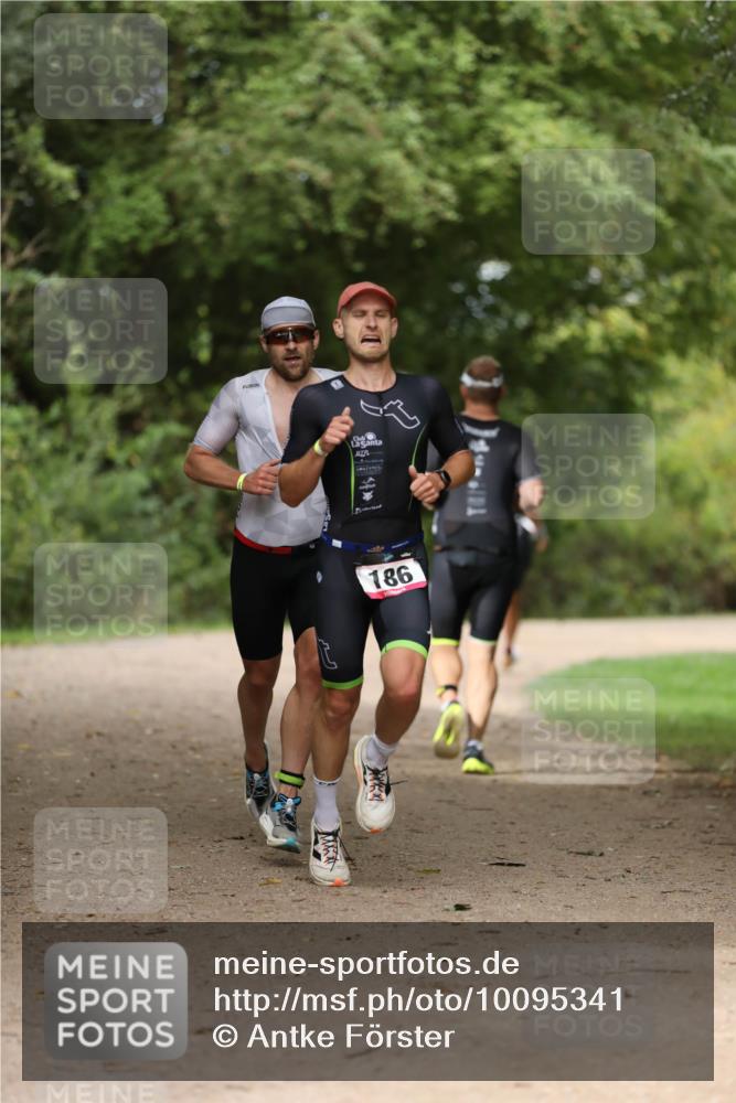 30.08.2026 - Elbe Triathlon Hamburg Antke Förster http://msf.ph/oto/10095341 30.08.2026 09:55:54 Laufen 527, 186 meine-sportfotos.de
