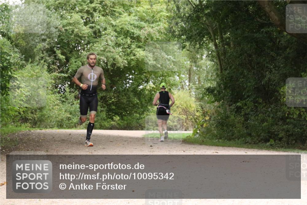 30.08.2026 - Elbe Triathlon Hamburg Antke Förster http://msf.ph/oto/10095342 30.08.2026 10:04:20 Laufen  meine-sportfotos.de