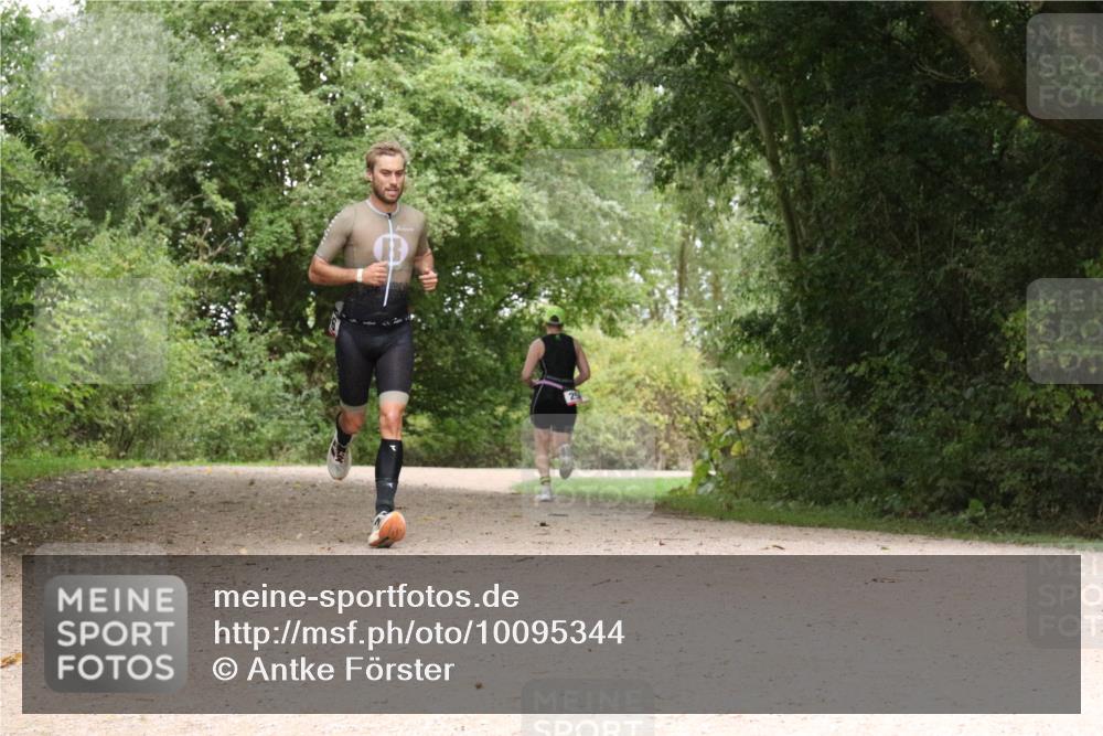 30.08.2026 - Elbe Triathlon Hamburg Antke Förster http://msf.ph/oto/10095344 30.08.2026 10:04:21 Laufen  meine-sportfotos.de