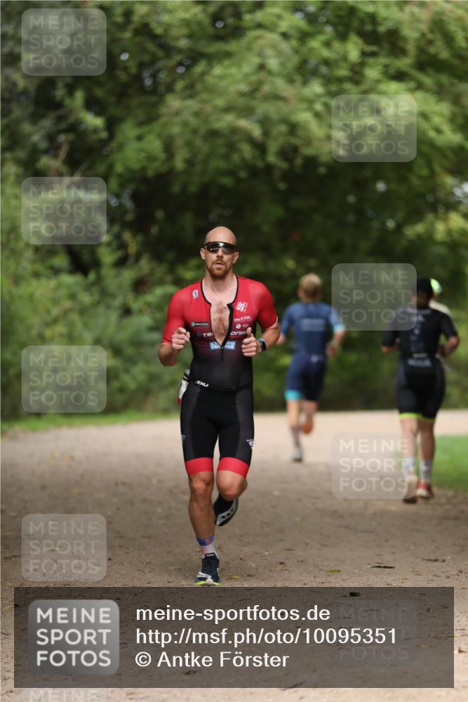 30.08.2026 - Elbe Triathlon Hamburg Antke Förster http://msf.ph/oto/10095351 30.08.2026 09:56:08 Laufen  meine-sportfotos.de