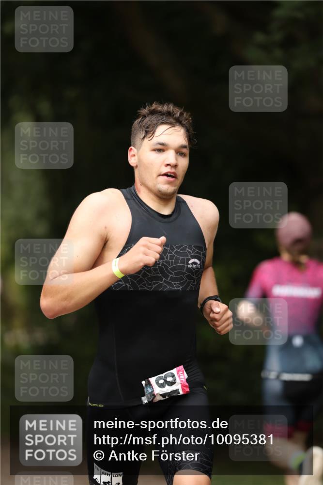 30.08.2026 - Elbe Triathlon Hamburg Antke Förster http://msf.ph/oto/10095381 30.08.2026 09:56:40 Laufen 18 meine-sportfotos.de