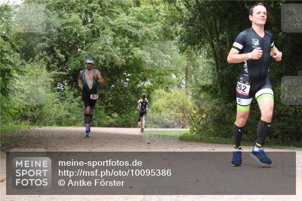 30.08.2026 - Elbe Triathlon Hamburg Antke Förster http://msf.ph/oto/10095386 30.08.2026 10:05:22 Laufen 207, 252, 2 meine-sportfotos.de