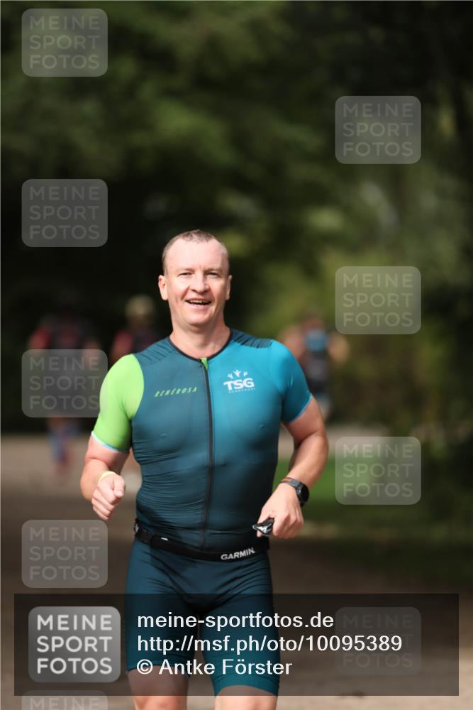 30.08.2026 - Elbe Triathlon Hamburg Antke Förster http://msf.ph/oto/10095389 30.08.2026 09:56:53 Laufen  meine-sportfotos.de